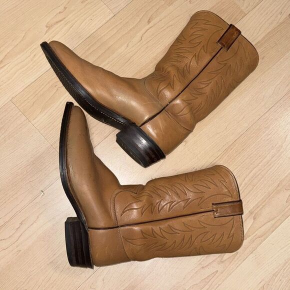 NWOB JUSTIN Western TAN Cowboy Boots Size 10.5